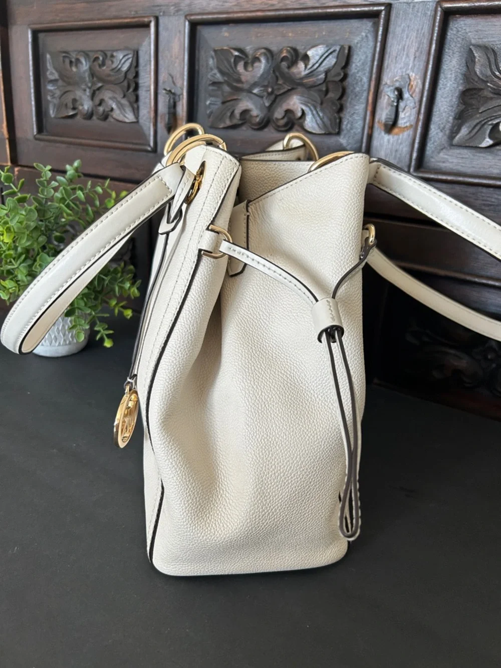 MICHAEL KORS NICOLE 35T9GNIT3L VANILLA LG
GRAB BAG LEATHER - Picture 3 of 13